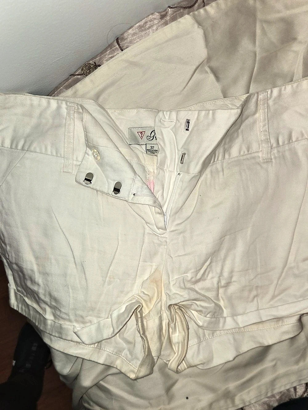Guess Cargo Shorts in White Size 32